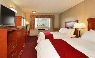 фото отеля Riverland Inn & Suites