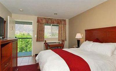 фото отеля Riverland Inn & Suites