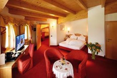 фото отеля Alpin Royal Wellness & Resort Hotel Ahrntal