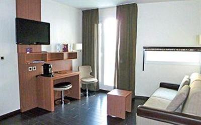 фото отеля Park & Suites Prestige Paris