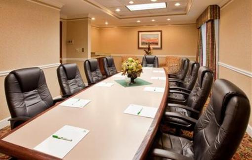 фото отеля Holiday Inn Overland Park-Conv Ctr