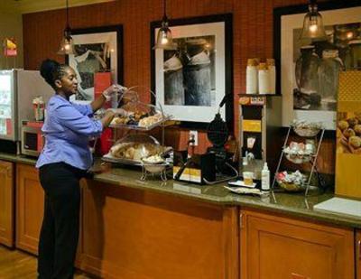 фото отеля Hampton Inn Charlotte Matthews