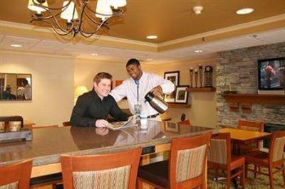 фото отеля Hampton Inn Charlotte Matthews
