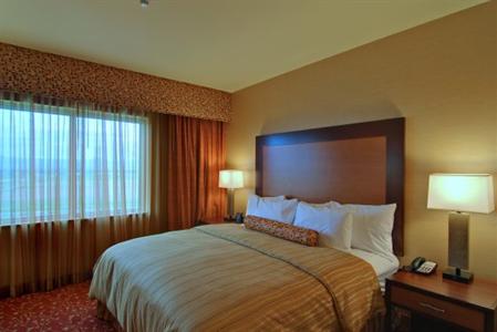 фото отеля Embassy Suites Loveland - Hotel, Spa and Conference Center