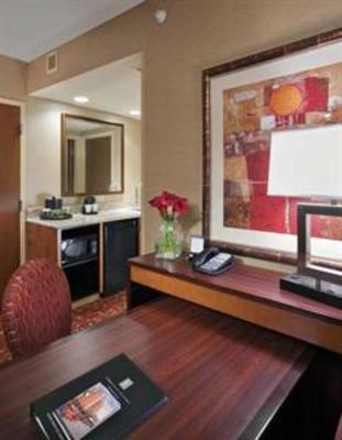 фото отеля Embassy Suites Loveland - Hotel, Spa and Conference Center