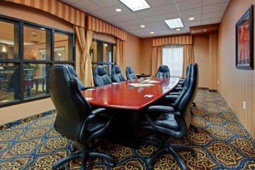 фото отеля Holiday Inn Express Hotel & Suites Airport Calgary