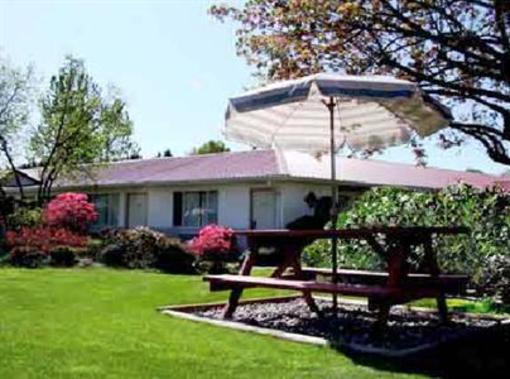 фото отеля Rainbow Motor Inn Chilliwack