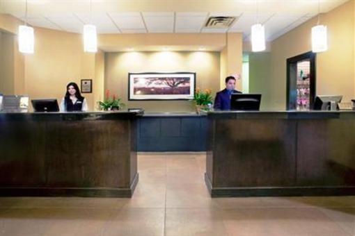 фото отеля Crowne Plaza Airport