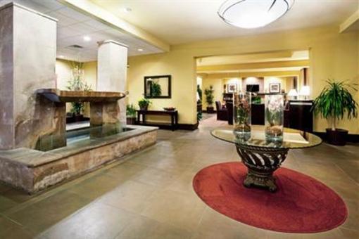 фото отеля Crowne Plaza Airport