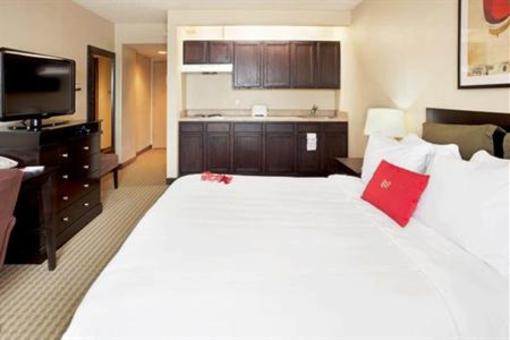 фото отеля Crowne Plaza Airport