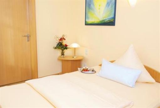 фото отеля Taranga Hotel