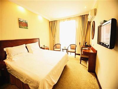 фото отеля Green Tree Inn Wuhu Binjiang Shimao