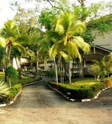 фото отеля Ratnaloka Tour Inn Ratnapura