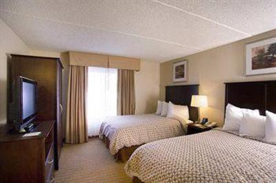 фото отеля Embassy Suites Hotel Cleveland - Shaker Heights / Beachwood