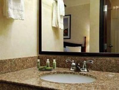 фото отеля Baymont Inn & Suites Louisville South I 65