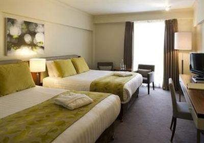 фото отеля Croydon Park Hotel London
