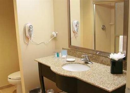 фото отеля Hampton Inn Topeka
