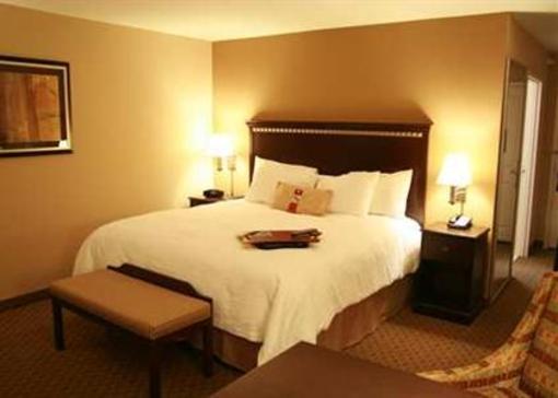 фото отеля Hampton Inn Topeka