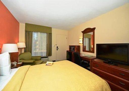 фото отеля Quality Inn University Winston Salem