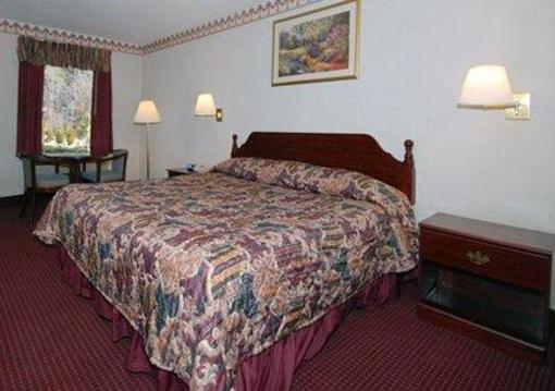фото отеля American Inn at Fort Stewart
