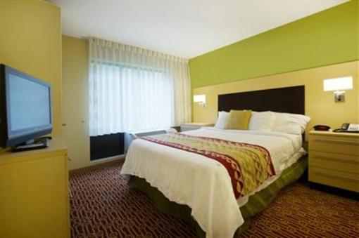 фото отеля TownePlace Suites by Marriott Huntington