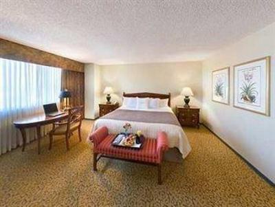 фото отеля Doubletree Hotel Tulsa-Downtown