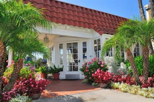 фото отеля BEST WESTERN Lamplighter Inn and Suites at SDSU