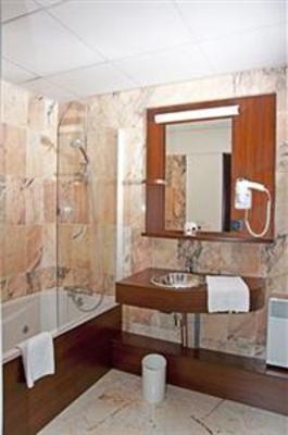 фото отеля Brit Hotel Le Castel