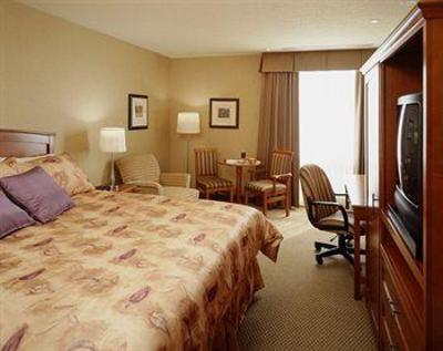 фото отеля Carriage House Inn Calgary