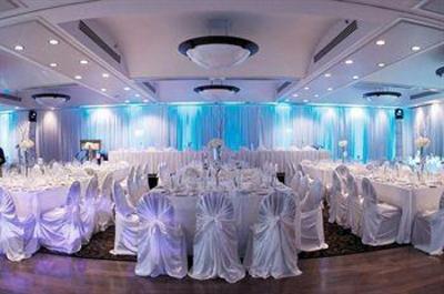 фото отеля Carriage House Inn Calgary