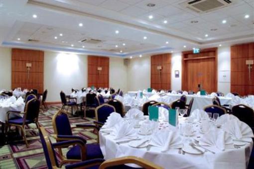 фото отеля Holiday Inn London Shepperton