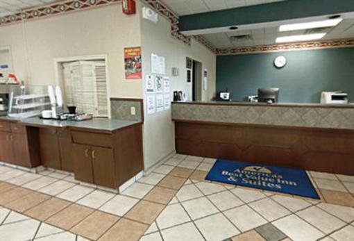 фото отеля Americas Best Value Inn & Suites - Memphis Graceland