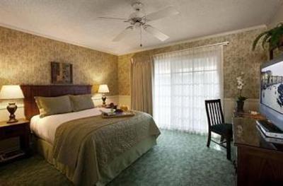 фото отеля Inn by the Harbor