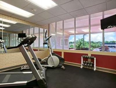 фото отеля Super 8 Hartford South