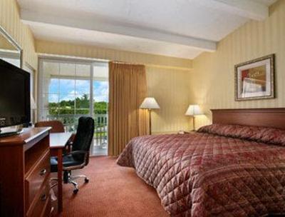 фото отеля Super 8 Hartford South