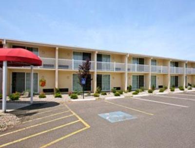фото отеля Super 8 Hartford South