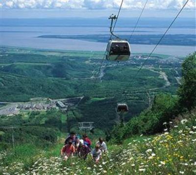 фото отеля Au Pied du Mont Sainte-Anne