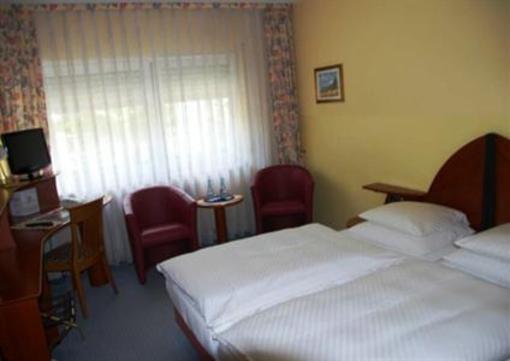 фото отеля Hotel am Westend