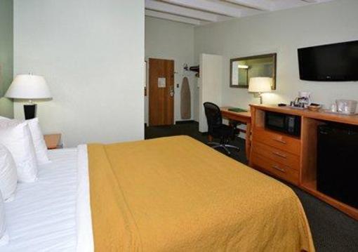 фото отеля Quality Inn & Suites Council Bluffs
