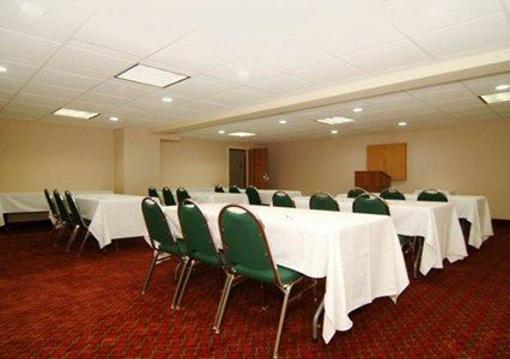 фото отеля Quality Inn & Suites Council Bluffs