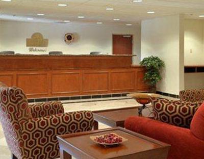 фото отеля Days Inn & Suites Laurel