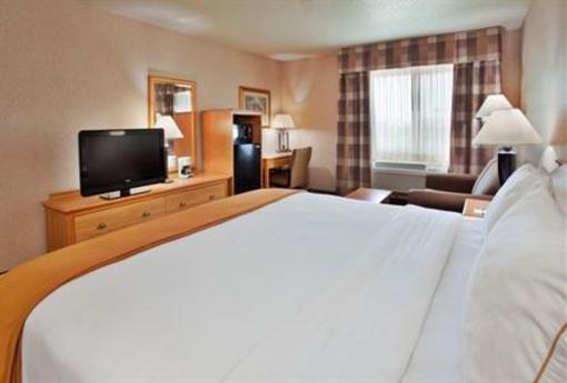 фото отеля Holiday Inn Express and Suites Beatrice