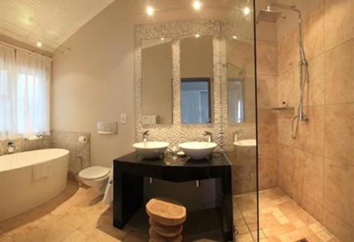 фото отеля Periwinkle Guest Lodge Plettenberg Bay