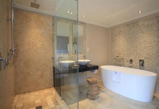 фото отеля Periwinkle Guest Lodge Plettenberg Bay