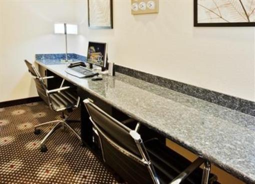 фото отеля Holiday Inn Express & Suites Gateway to Yosemite