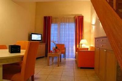 фото отеля Excelsuites Hotel - Residence