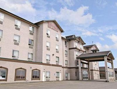 фото отеля Ramada Inn & Suites Clairmont Grande Prairie
