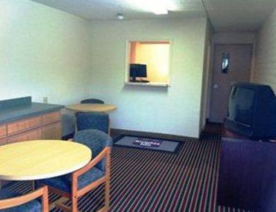фото отеля Knights Inn Dayton North at Poe Avenue