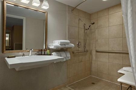 фото отеля Embassy Suites Raleigh - Crabtree