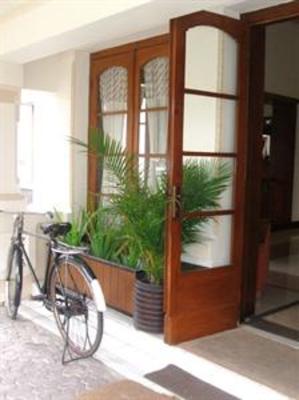 фото отеля Hotel Bumi Sawunggaling